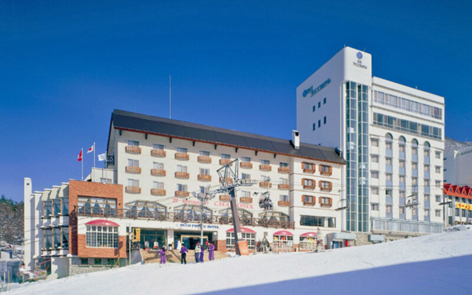 夜発宿泊付バス／竜王プリンスホテル（外観）